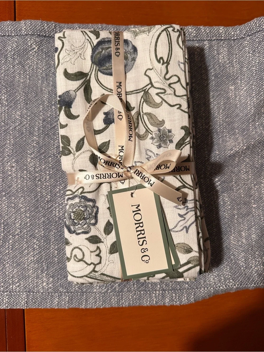 Morris & Co. %100 cotton napkings set of 8 napkings Mary Isobel 20x20